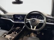 Volkswagen Touareg - Image 4